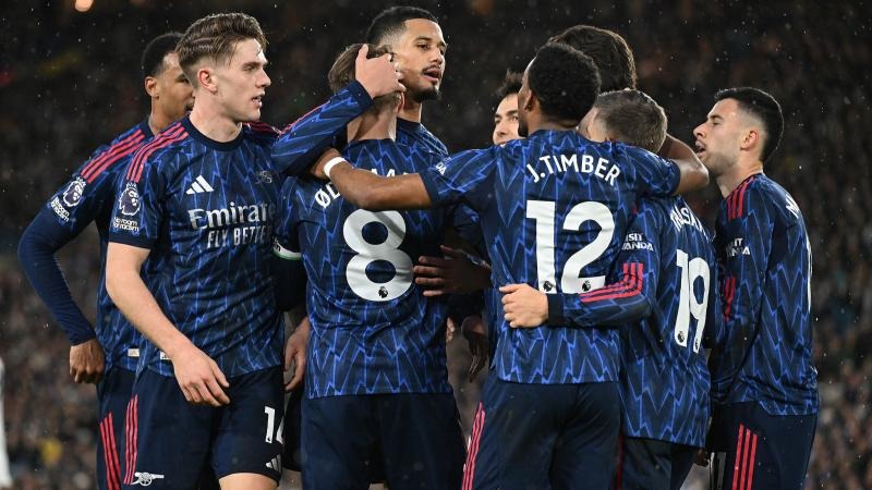 库里27分 勇士大胜国王