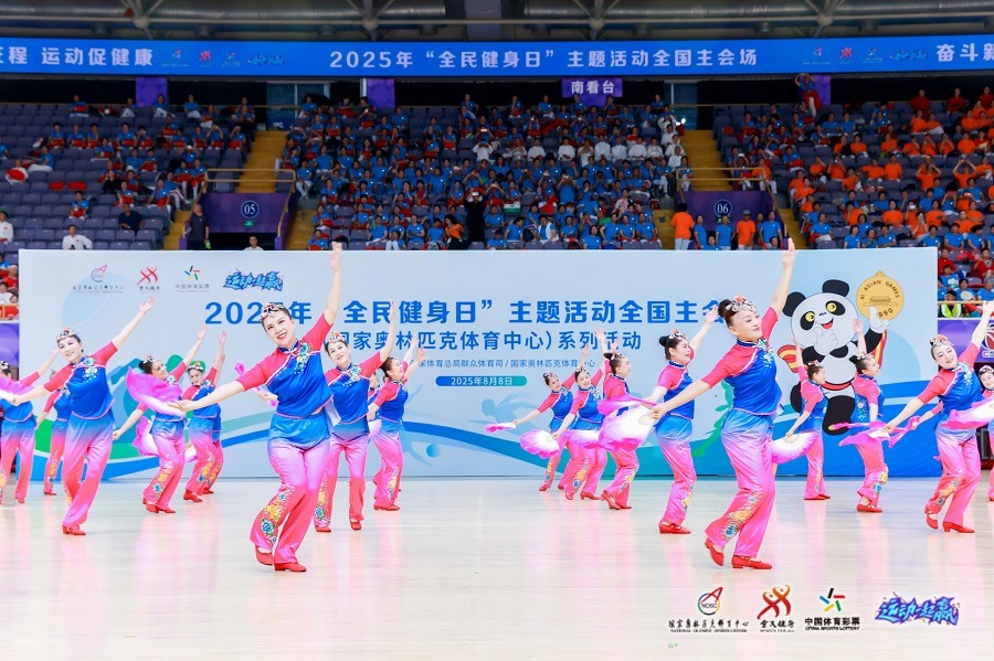 海廷加：奥斯梅恩和伊布、德罗巴一样强大，始终是一个威胁